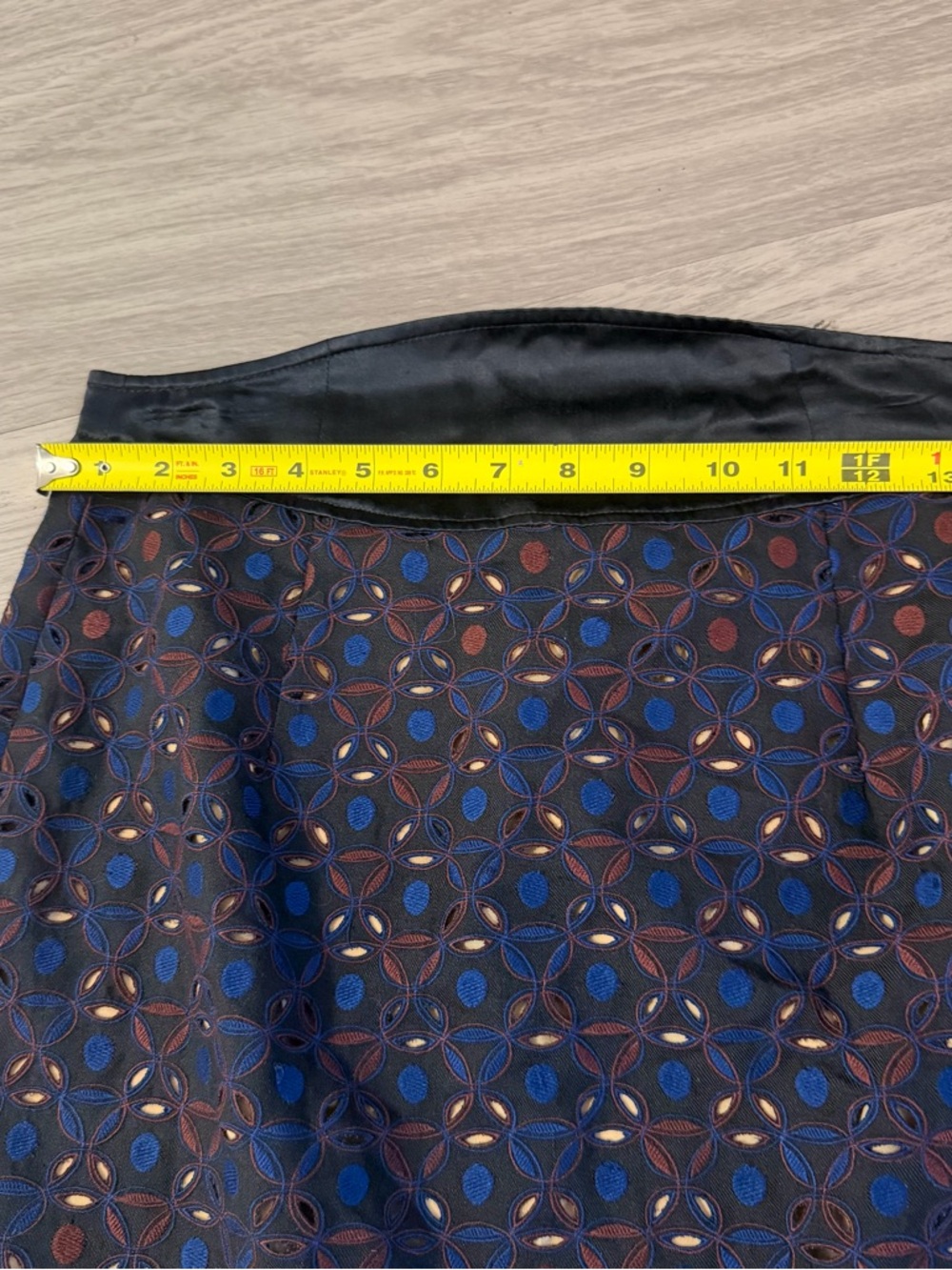 Catherine Malandrino, Printed, Eyelet, Silk and Wool, Pencil Skirt | W 2 - Picture 8 of 10
